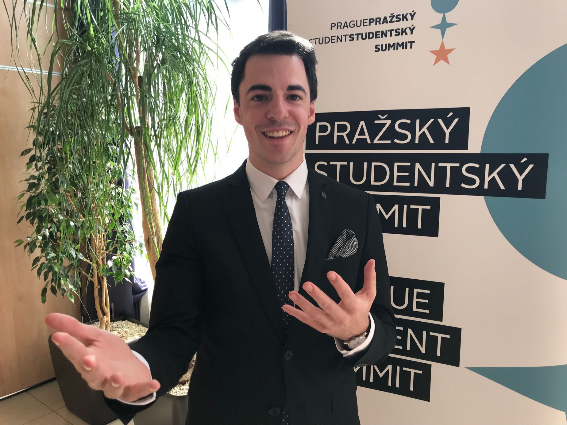 Hlavní koordinátor Pražského studentského summitu Zbyněk Novotný