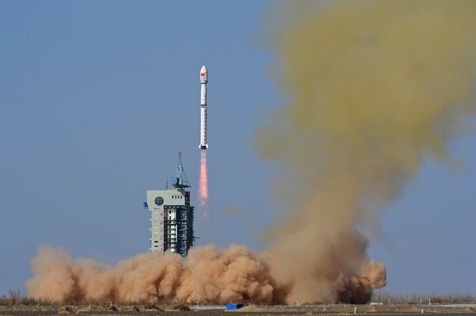 Raketa se satelitem Fengyun-3 07 odstartovala ze severozápadní čínské provincie Gansu (neděle 16. dubna 2023).