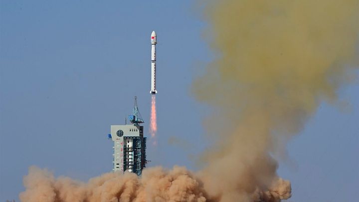 Čína vypustila malý satelit. Tchaj-wan varoval před jeho průletem nad ostrovem