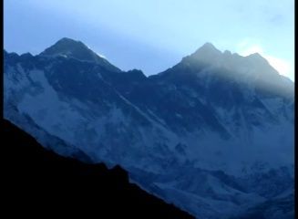 Himalaje plné odpadků slaví výročí prvního výstupu na Everest