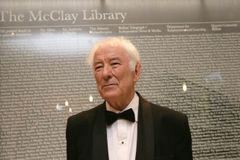 Zemřel Seamus Heaney, irský básník s Nobelovou cenou