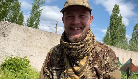 Mladý poručík Serhij - původně je z Donbasu, ale hovoří plynně ukrajinsky.