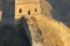 Velká zeď, atrakce Číny, se hroutí