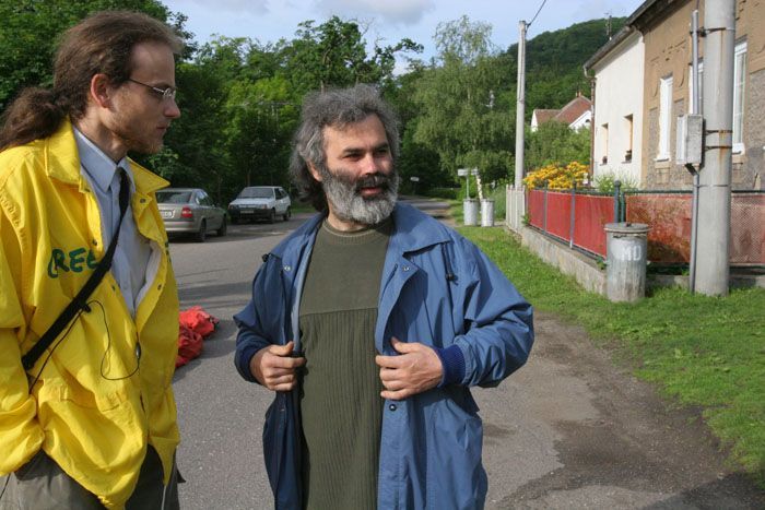 Grennpeace letí nad doly