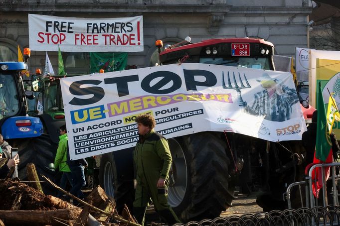 Protesty farmářů v centru Bruselu 1. února 2024.