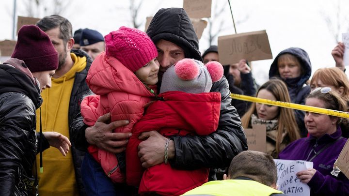 Velký obrat. Střední Evropa se běžencům bránila, nyní uprchlíky z Ukrajiny přijímá; Zdroj foto: Reuters