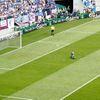 Petr Jiráček střílí gól v utkání Řecko - Česká republika na Euru 2012