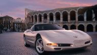 Mezi nejžádanější "ameriky" v Evropě patří tradičně Chevrolet Corvette. Kupé páté generace z let 1997 až 2004 je ještě mladé na to, aby šlo postavit na veteránské značky. Teď je možné jej legálně přihlásit coby auto pro každodenní provoz.