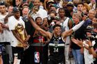 Fenomenální Antetokounmpo dotáhl Bucks po 50 letech k titulu v NBA