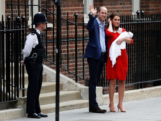 Vévoda a vévodkyně z Cambridge se svým synem.