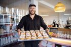 Mňamdočíči! Brňáci dobývají Prahu s nadupanými koblihami. Třeba á la pražský koláč