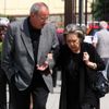 Pohřeb Vladimíra Dlouhého - Jiřina Jirásková s doprovodem