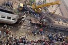 Vlaky v Egyptě zabily desítky lidí