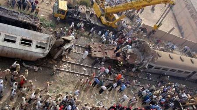 Srážka vlaků v Egyptě: 80 mrtvých