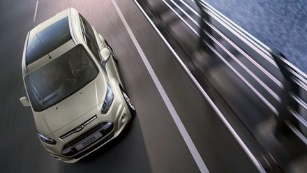 VYBER MI AUTO: Ford Grand Tourneo Connect poslouží jako mikrobus i garsonka