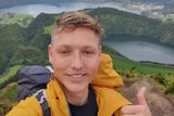 Petr Knetl je čtyřiadvacetiletý rodák z Jihlavy, jenž studuje na Masarykově univerzitě v Brně fakultu informatiky.