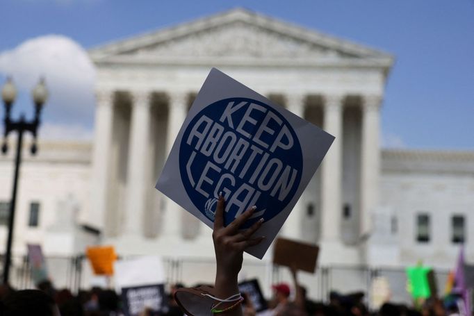 Protest po zpřísnění potratových zákonů ve Spojených státech.
