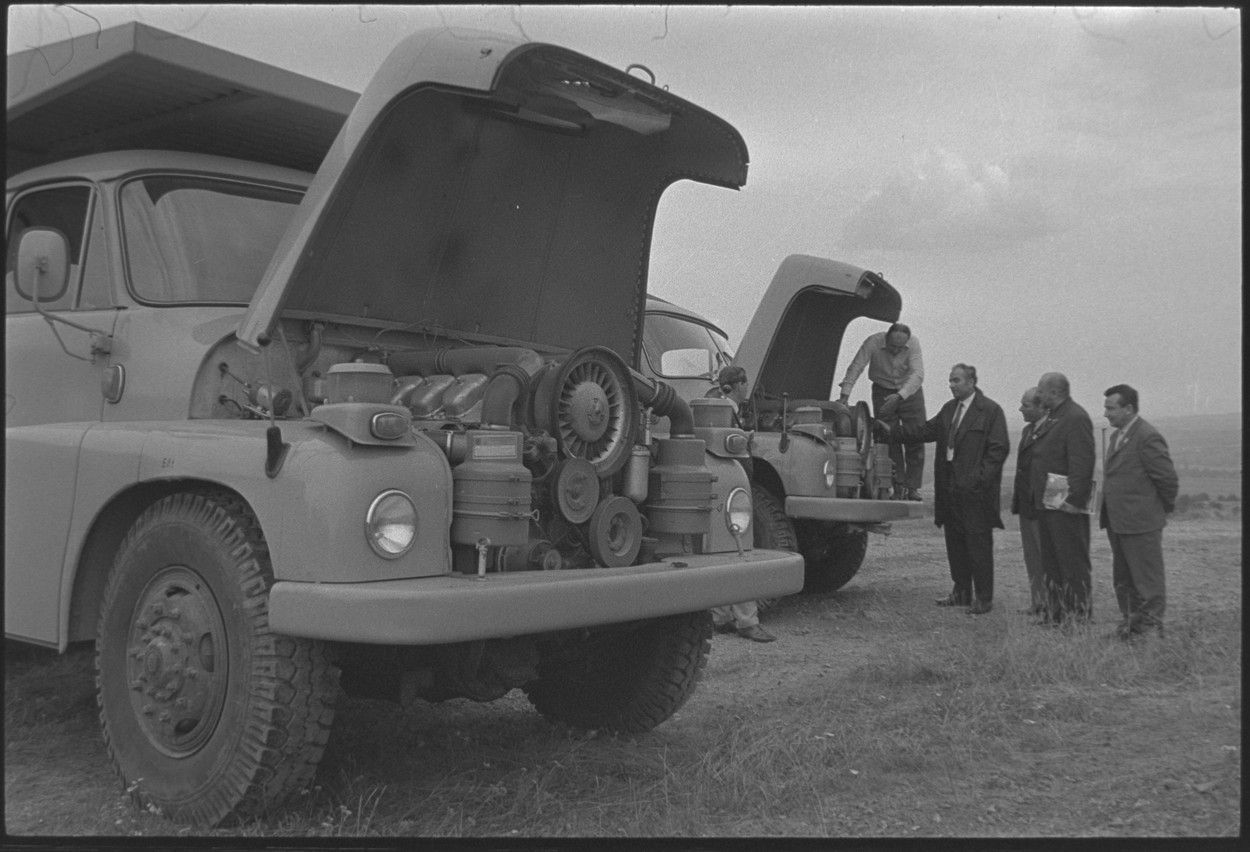 Tatra 148