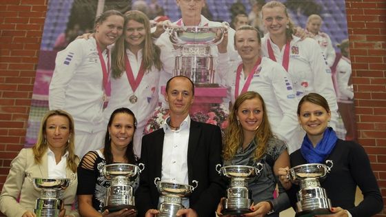 České tenistky slaví Fed Cup s fanoušky