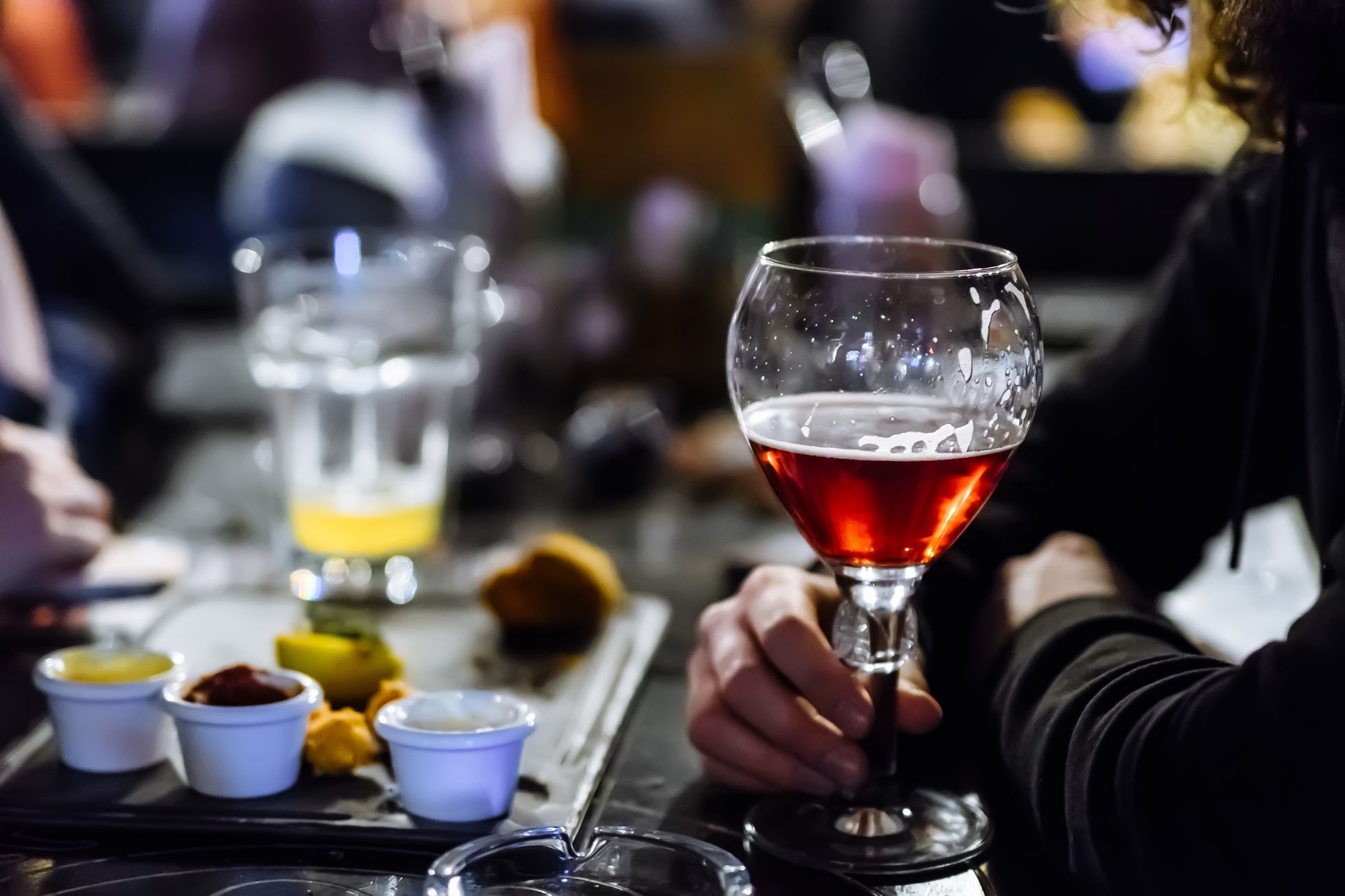 Belgie, pivo, bar, ilustrační foto