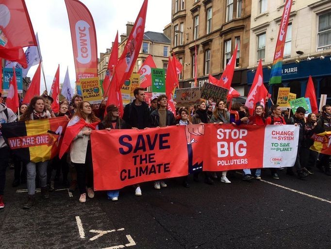 Pochod za klima při konání klimatické konference COP26 v Glasgow.