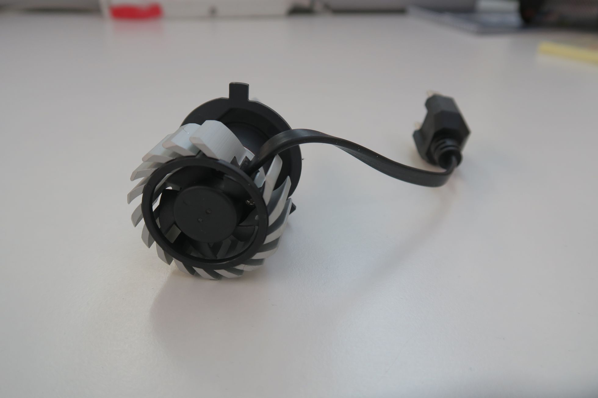 Světlomet LED náhrada H4 Philips