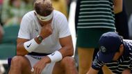 Ačkoli Rafael Nadal v šestatřiceti letech řeší jeden zdravotní problém za druhým, na kurtech přesto i nadále vítězí. Po vítězném French Open, které vyhrál i díky injekcím, se bolesti nevyhnul ani ve čtvrtfinále Wimbledonu.