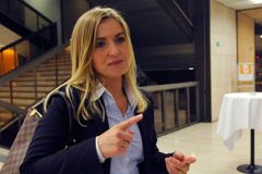 Zaorálku, nejsme v KLDR, jsi nula. Manželčiny tweety stály velvyslance Borůvku místo