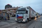 Foto: Český konvoj míří do Slavjanska. Veze 98 tun pomoci