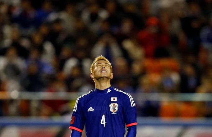 Keisuke Honda v přípravném utkání s Novým Zélandem