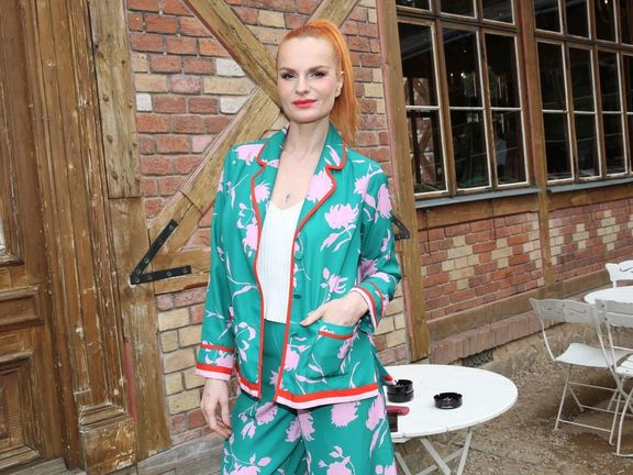 Herečka Iva Pazderková, kterou si premiér Petr Fiala vybral jako parťačku do volební kampaně.
