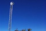 Vysílač mikrovlnné linky, která přenáší získaná data do Windhoeku.