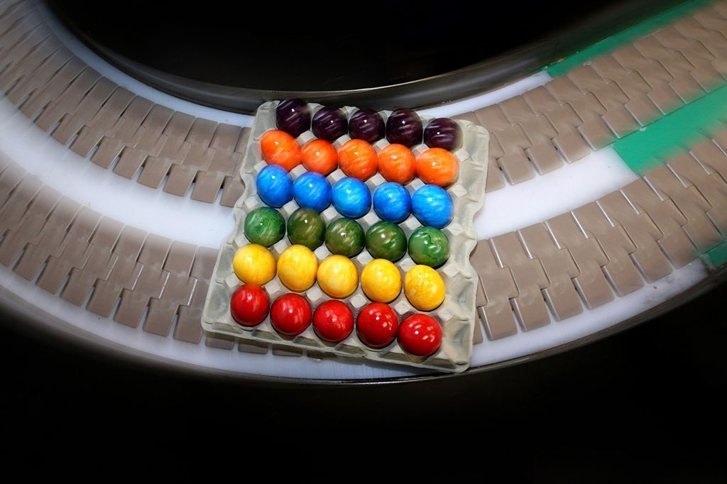 Fotogalerie: Průmyslová výroba velikonočních vajíček_Nedávat do článků!