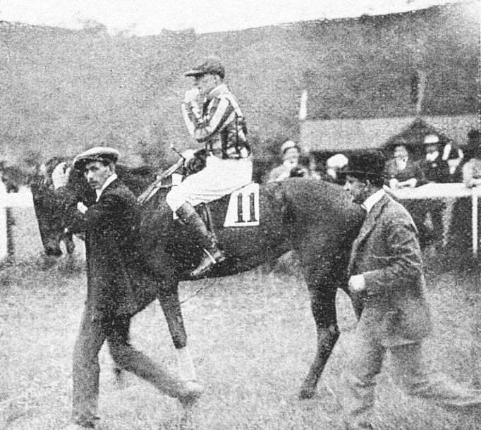 Dostihové závodiště Velká Chuchle v rané éře své existence za Rakouska-Uherska (cca 1907 - 1913)