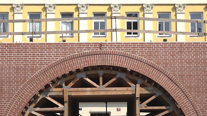 Oprava Negrelliho viaduktu se zpozdí o půl roku. Je v horším stavu, než se čekalo