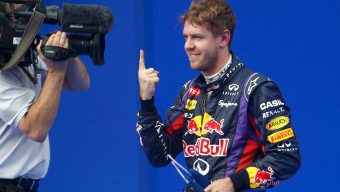 Sebastian Vettel zatím na pole poisiton letos nikoho nepustil.