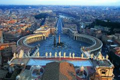 Vatikán schraňuje umělecká díla božských parametrů