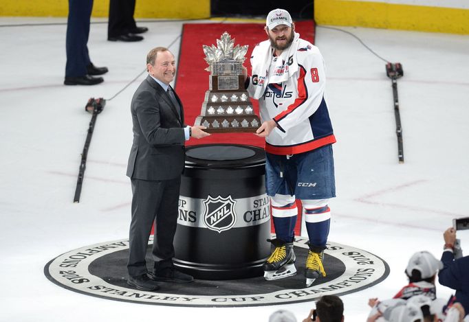 Alexandr Ovečkin s Conn Smythe Trophy 2018