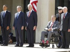Barack Obama, George W. Bush, Bill Clinton, George H. W. Bush a Jimmy Carter (zleva).