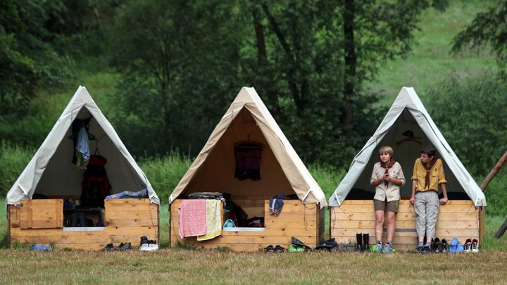 Záchranáři odvezli 29 dětí z letního tábora, všechny trpěly zažívacími potížemi