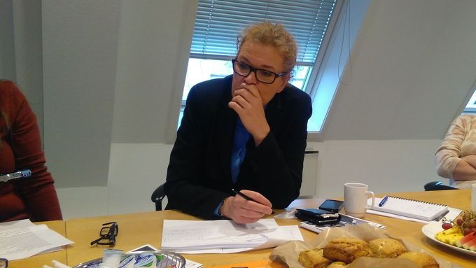 Právní poradkyně ředitelství norského Barnevernetu Agnete Krogvigová vysvětluje, jak se má od července změnit postup sociálních pracovníků.
