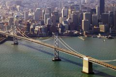 Do mostu Bay Bridge u San Franciska narazil tanker