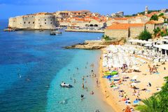 Chorvatsko láká výletníky. Ve velkém očkuje pracovníky v turismu a chce covidové pasy