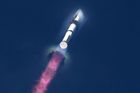 Desátý let rakety Starship znamenal průlom po sérii neúspěšných testů. Součástí mise bylo i nasazení maket satelitů a zkouška klíčových ochranných dlaždic pro návrat z kosmu.