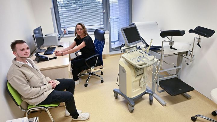 "Chodit mezi ženy bylo nepříjemné." V Brně funguje první gynekologie pro transmuže