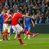 Fotbal, finále Evropské ligy, Chelsea - Benfica: Oscar Cardozo proměňuje penaltu - 1:1