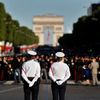 Přípravy na vojenskou přehlídku v rámci oslav Dne Bastilly
