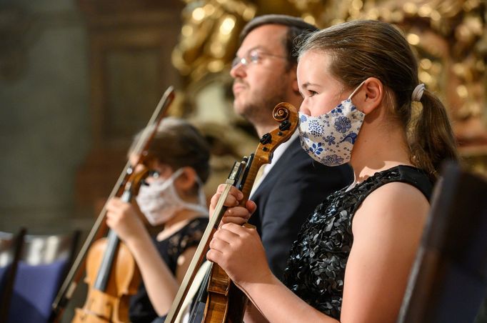 Koncert mladých talentů Salon ZUŠ, který se uskuteční v úterý na festivalu Pražské jaro, představuje vyvrcholení letošní Stipendijní akademie Menart.