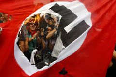 Řecko tasí trumf. Němcům hrozí reparacemi a znárodněním