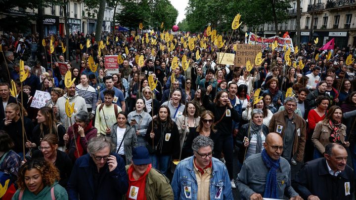 Předvolební Francii zasáhly protesty. Lidé demonstrují proti krajní pravici